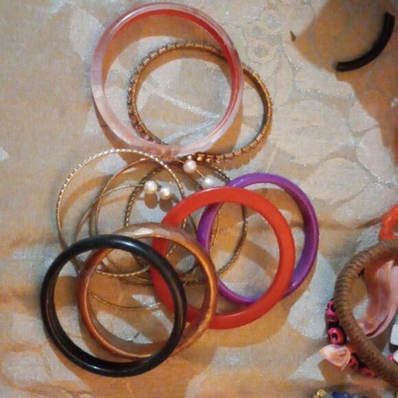 Free Bracelet bundle - Picture 1 of 3